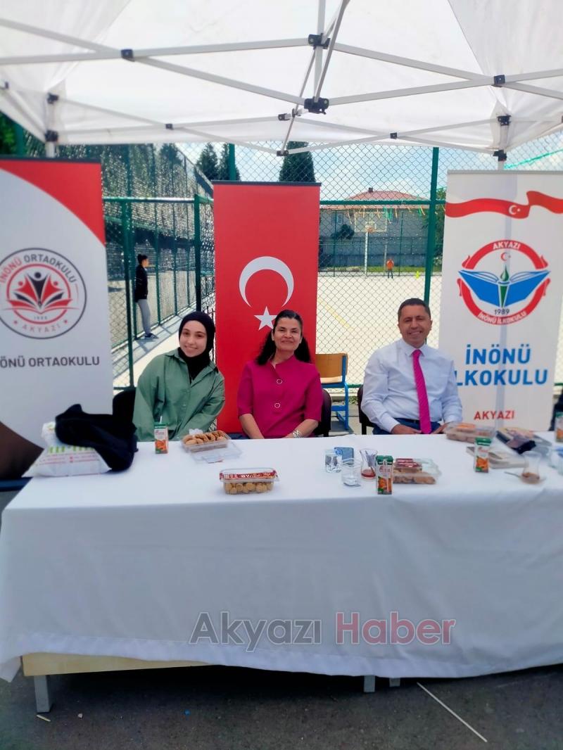 Akyazı'da Kitap Fuarına Büyük İlgi