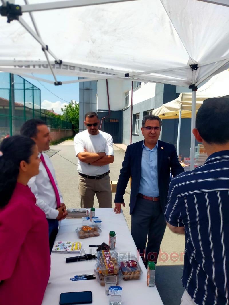 Akyazı'da Kitap Fuarına Büyük İlgi