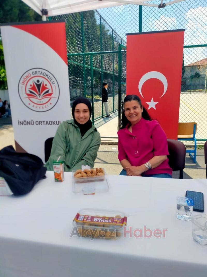 Akyazı'da Kitap Fuarına Büyük İlgi