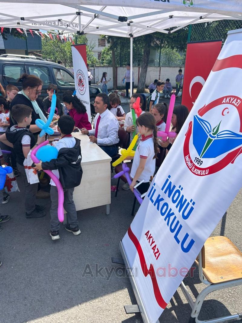 Akyazı'da Kitap Fuarına Büyük İlgi