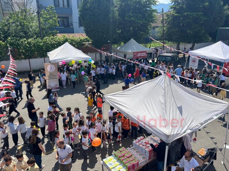 Akyazı'da Kitap Fuarına Büyük İlgi