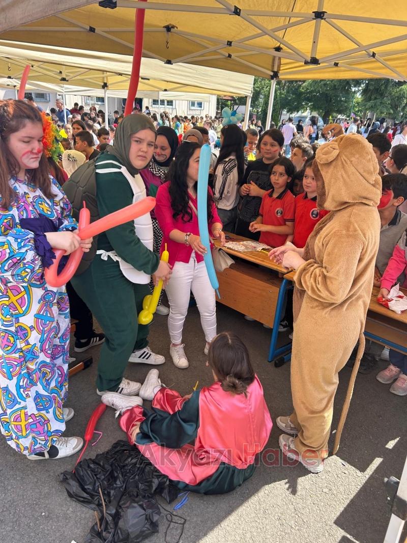 Akyazı'da Kitap Fuarına Büyük İlgi