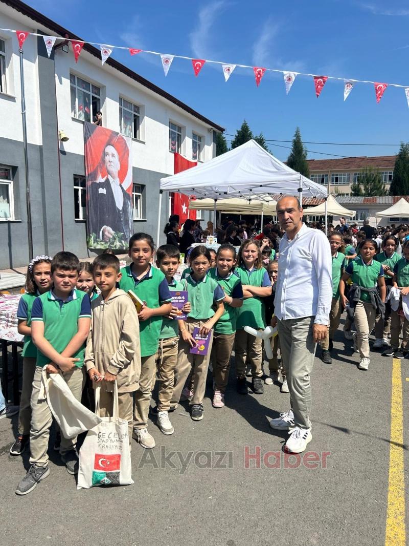 Akyazı'da Kitap Fuarına Büyük İlgi