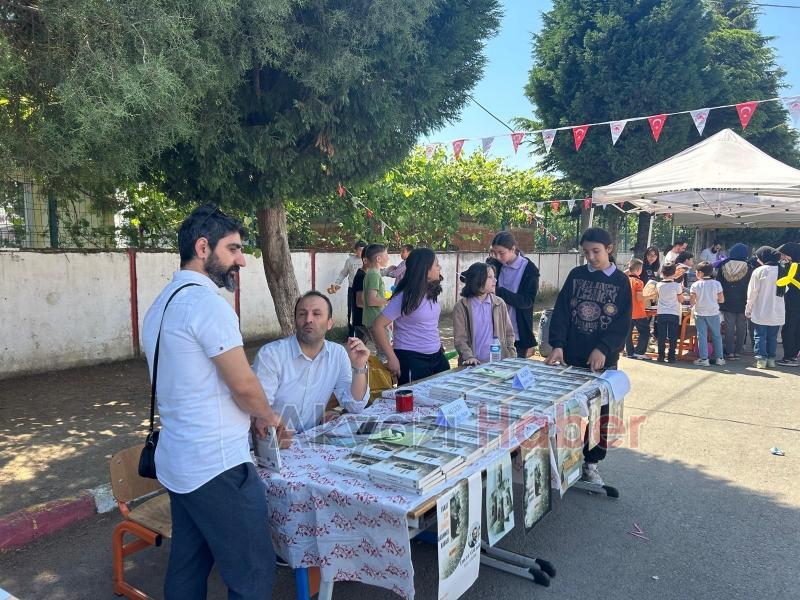 Akyazı'da Kitap Fuarına Büyük İlgi
