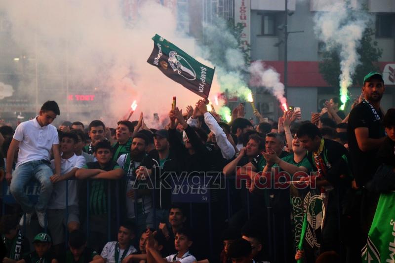 Final Maçını Dev Ekrandan Takip Ettiler