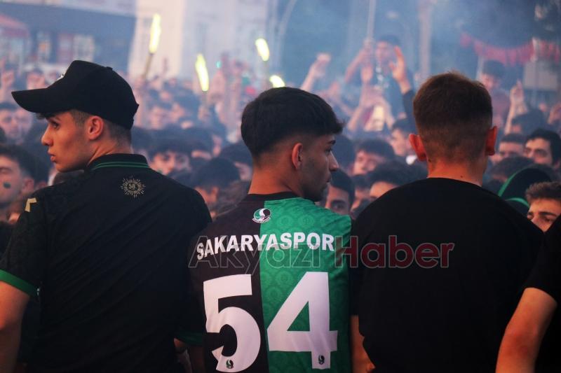 Final Maçını Dev Ekrandan Takip Ettiler