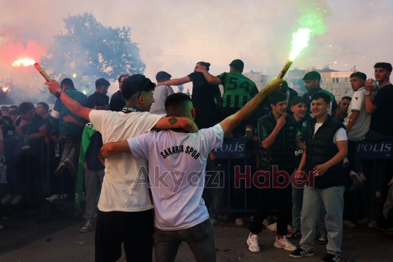 Final Maçını Dev Ekrandan Takip Ettiler