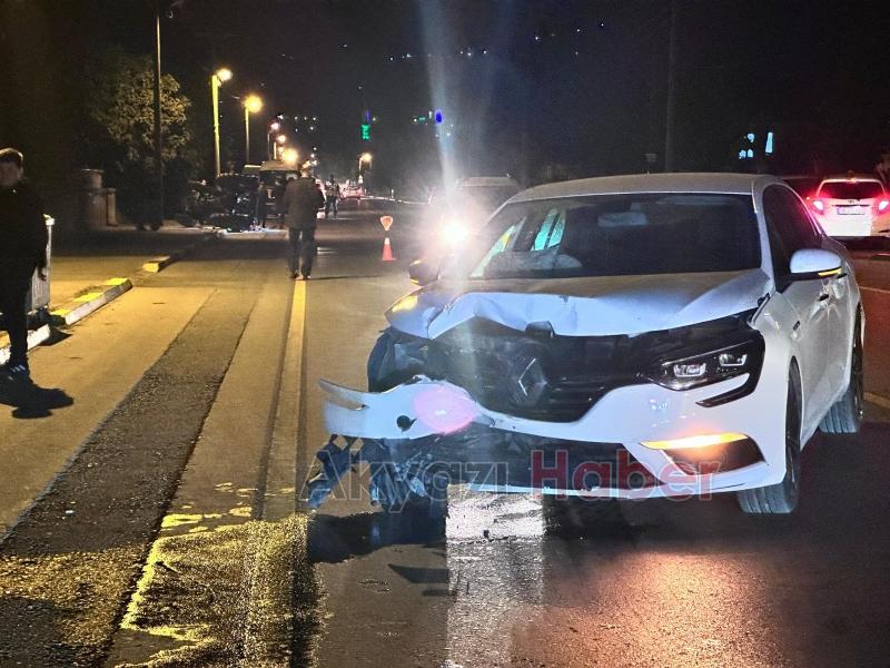 ASKF Başkanı nın Kullandığı Otomobil Traktörle Çarpıştı 1 Yaralı