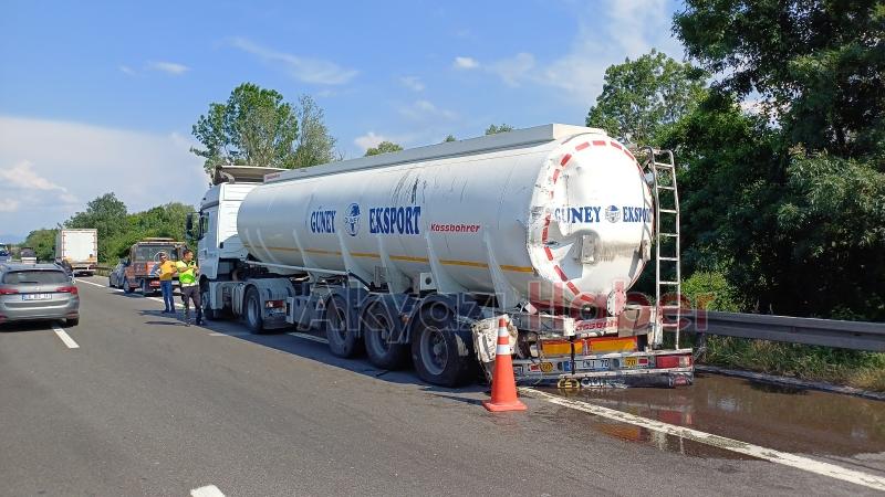 Tanker İle Tır Çarpıştı 5 Yaralı