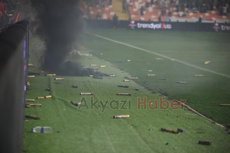 Final maçında meşaleleri tribündeki taraftarlara ulaştıran 2 kişi gözaltında