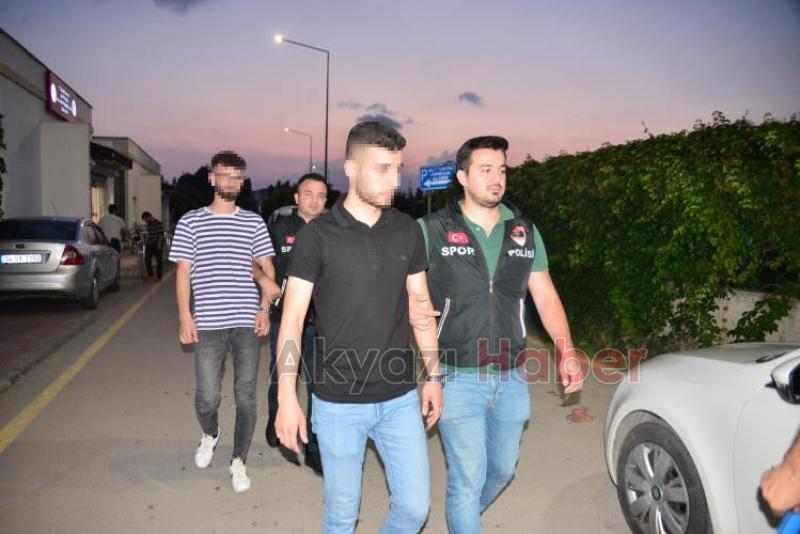 Final maçında meşaleleri tribündeki taraftarlara ulaştıran 2 kişi gözaltında