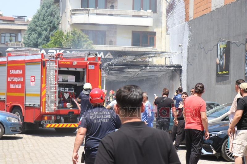 Oto yıkamacıda yangın