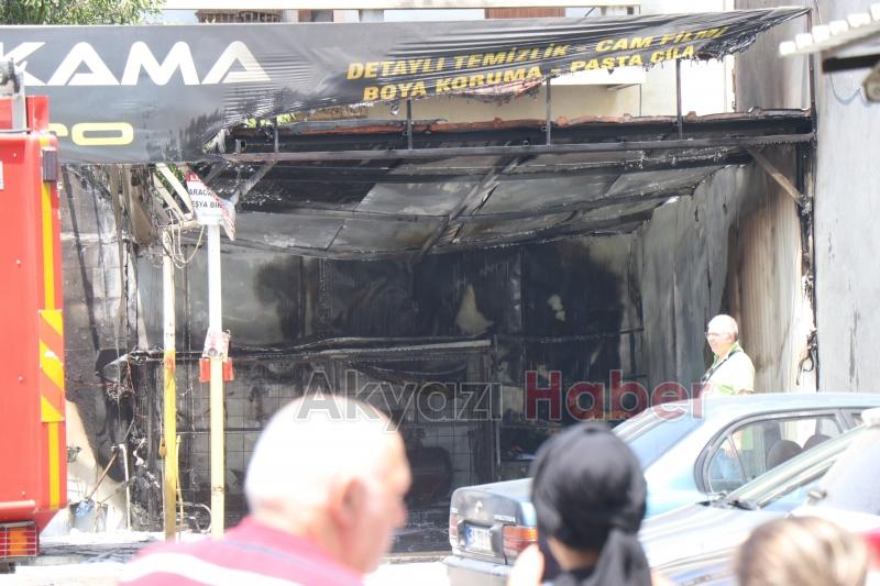 Oto yıkamacıda yangın