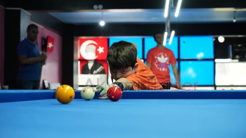 8 yaşında dünya şampiyonluğu hedefliyor