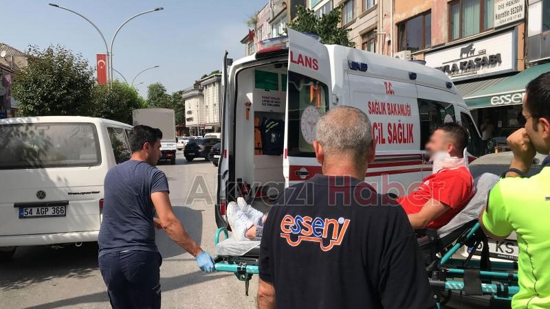 Cadde üzerinde motosiklet kazası 1 yaralı 