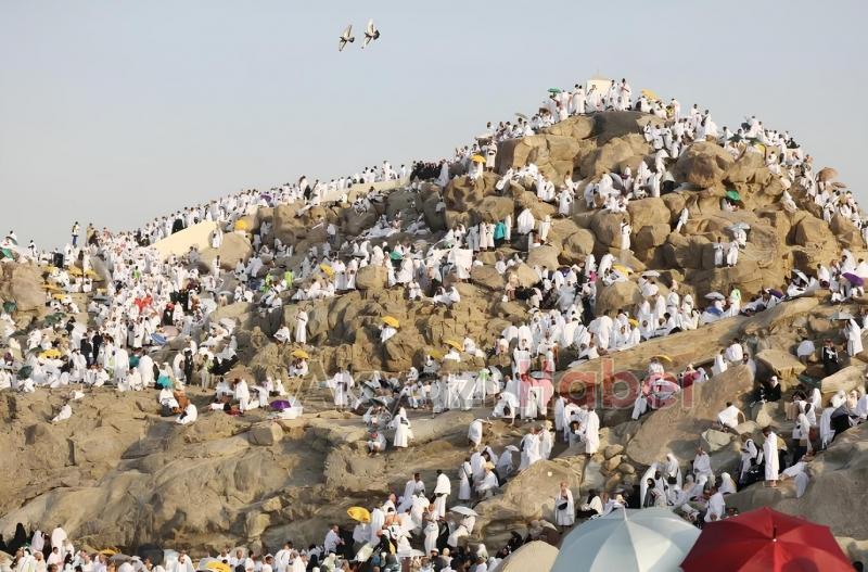 Arafat'ta 'büyük buluşma': Vakfe duası yapılacak