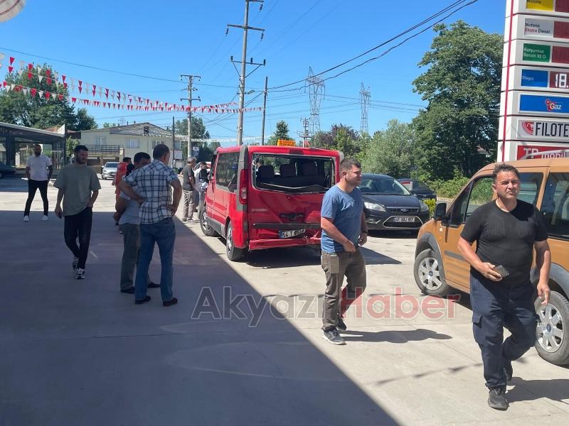 Hafif ticari araç, dolmuşa çarptı: 5 yaralı