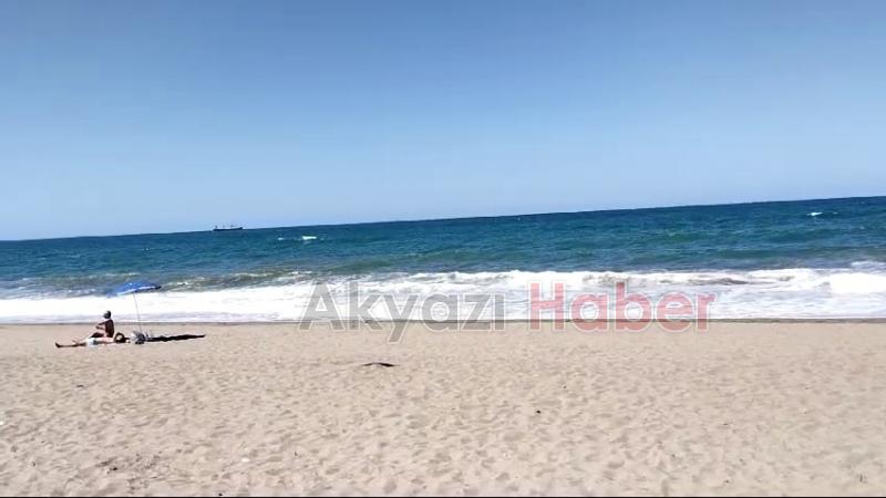 Karasu sahili boş kaldı