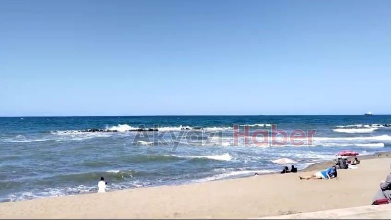 Karasu sahili boş kaldı