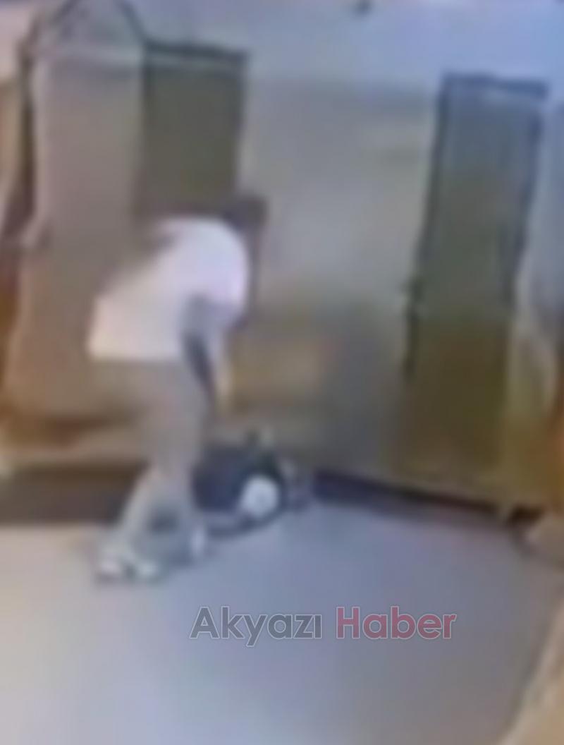 Kasise hızlı girdi dükkana daldı