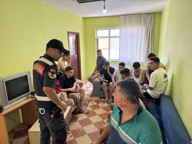 Yabancı uyrukluları kaçak getirip çalıştıran şebeke çökertildi