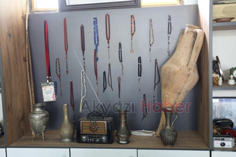 Bu muhtarlığa gelenler geçmişlerine yolculuğa çıkıyor