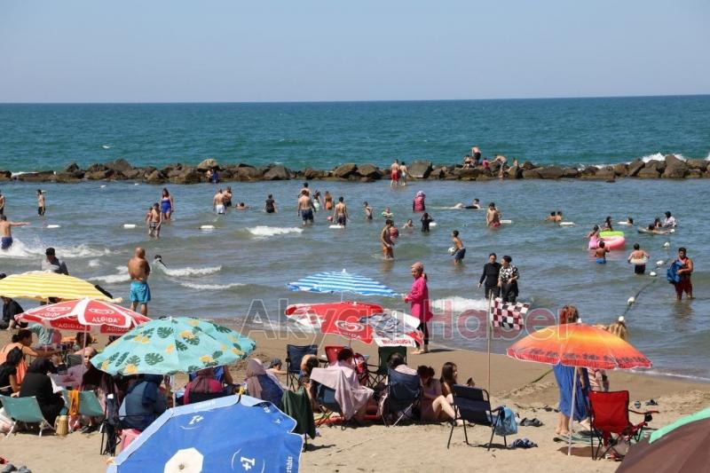 Yasak kalktı sahile akın ettiler