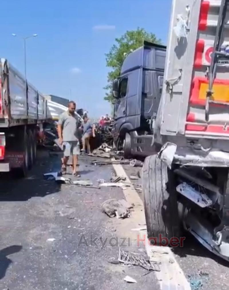 Otoyolda tırlar çarpıştı 1 yaralı