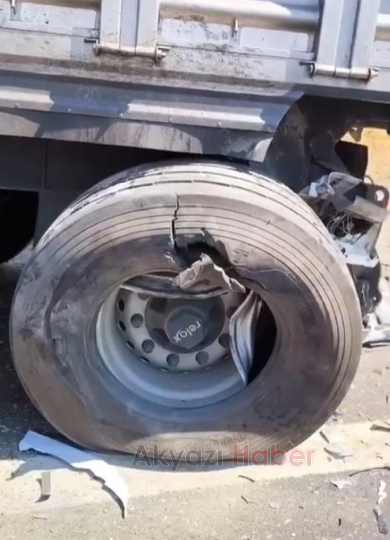 Otoyolda tırlar çarpıştı 1 yaralı