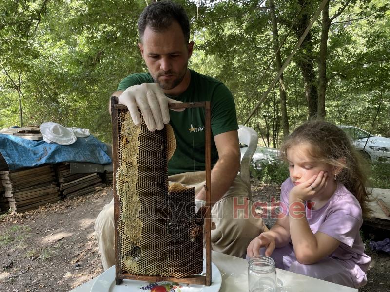 Kovanı açıp yemyeşil balı görünce şaşkına döndü