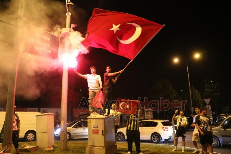 Sakarya'da Milli takımın galibiyet coşkusu