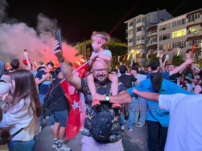 Sakarya'da Milli takımın galibiyet coşkusu