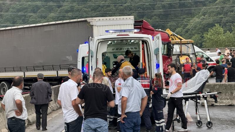 D-650'de feci kaza: 1 ölü, 6 yaralı