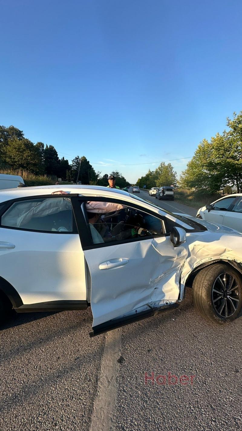 Enes Batur ve sevgilisi kazada yaralandı