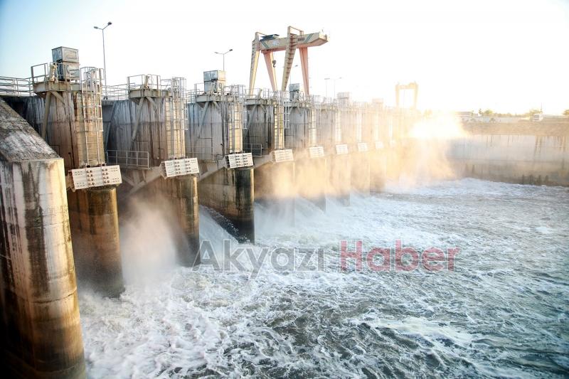 Büyükşehir yenilenebilir enerji ile kasasını doldurdu