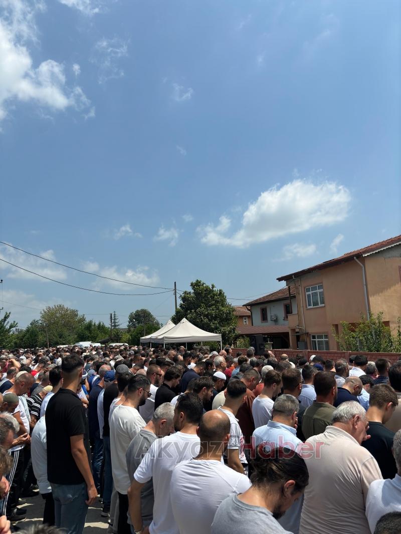 Karadenizde boğulmuşlarda iki arkadaş toprağa verildi