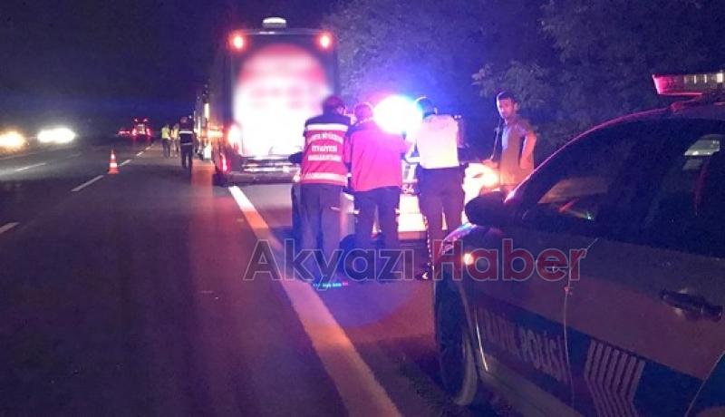 Otoyolda otobüs tıra çarptı