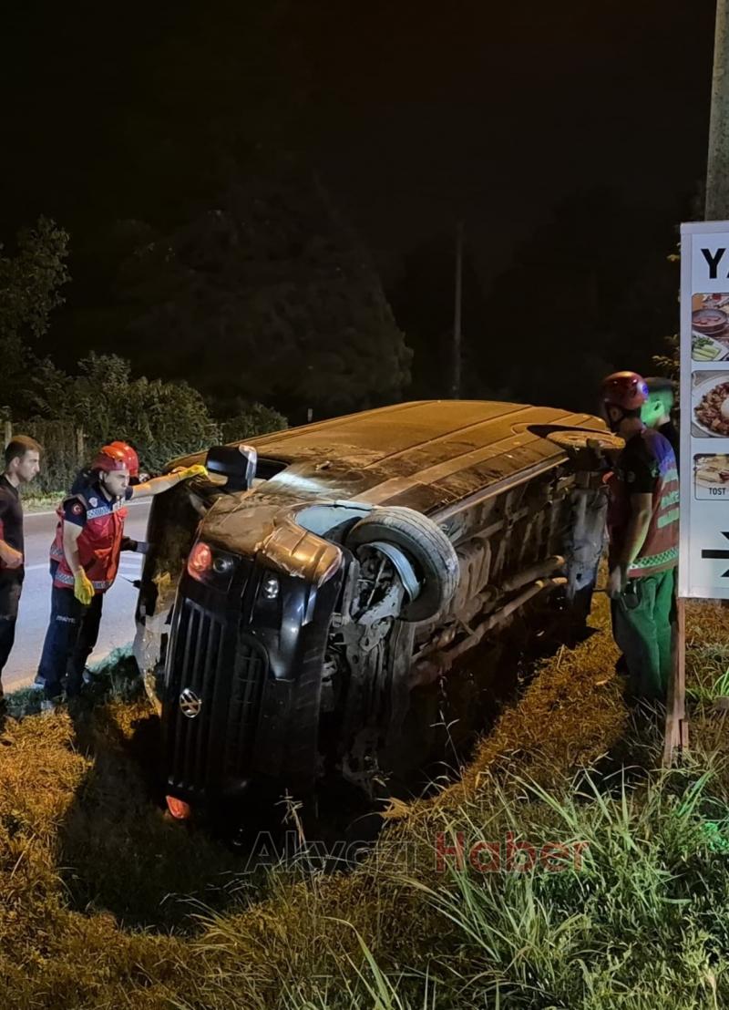 VİP minibüs kanala devrildi