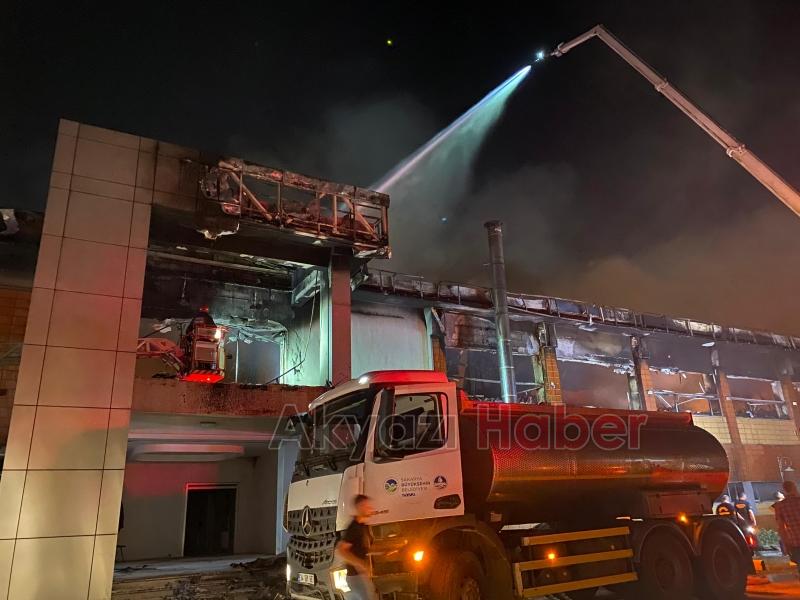 Kozmetik fabrikası yangında kül oldu