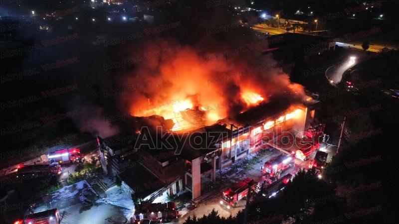 Kozmetik fabrikası yangında kül oldu