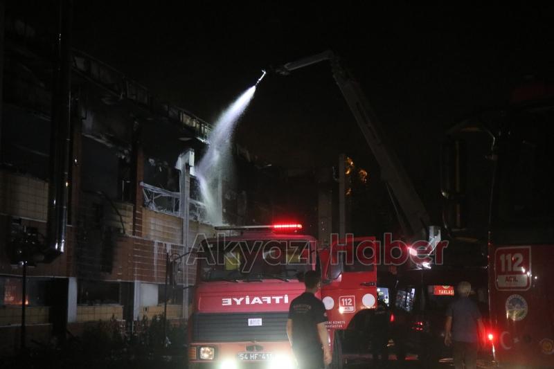 Kozmetik fabrikası yangınından fotoğraflar