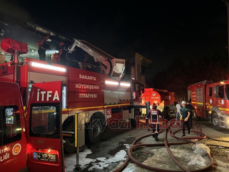 Kozmetik fabrikası yangınından fotoğraflar