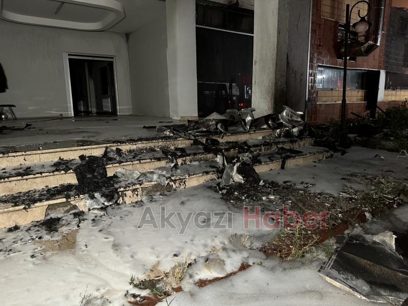 Kozmetik fabrikası yangınından fotoğraflar