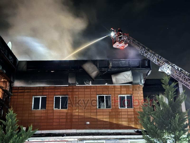Kozmetik fabrikası yangınından fotoğraflar