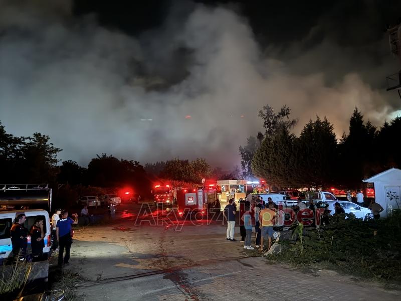 Kozmetik fabrikası yangınından fotoğraflar