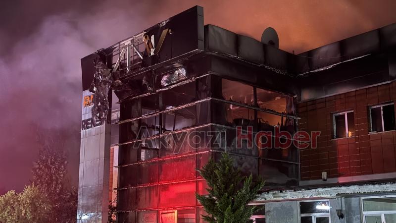 Kozmetik fabrikası yangınından fotoğraflar