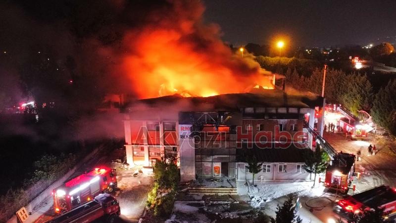 Kozmetik fabrikası yangınından fotoğraflar