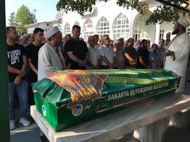 Hacer Kahveci Dualarla Defnedildi