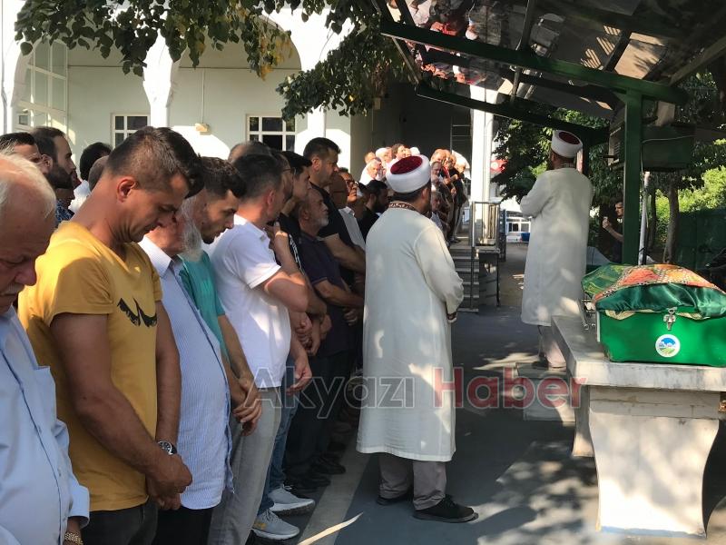 Hacer Kahveci Dualarla Defnedildi