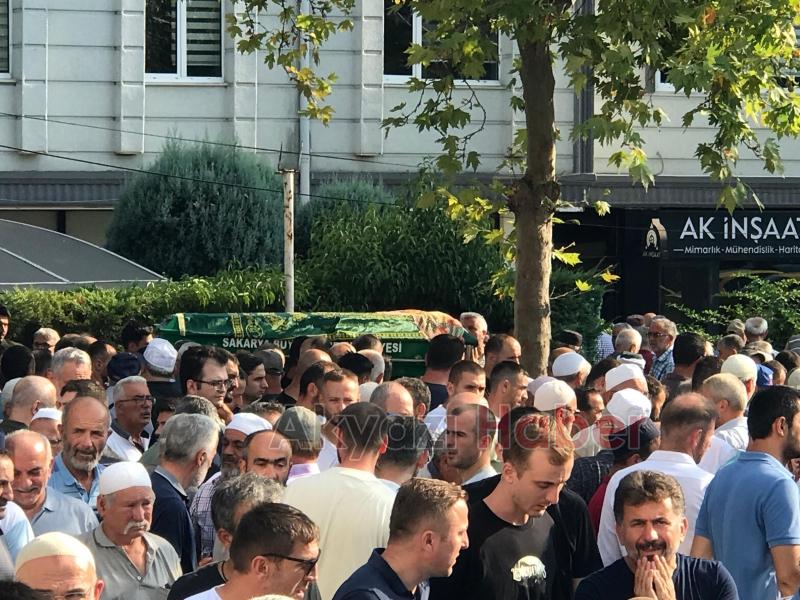 Hacer Kahveci Dualarla Defnedildi